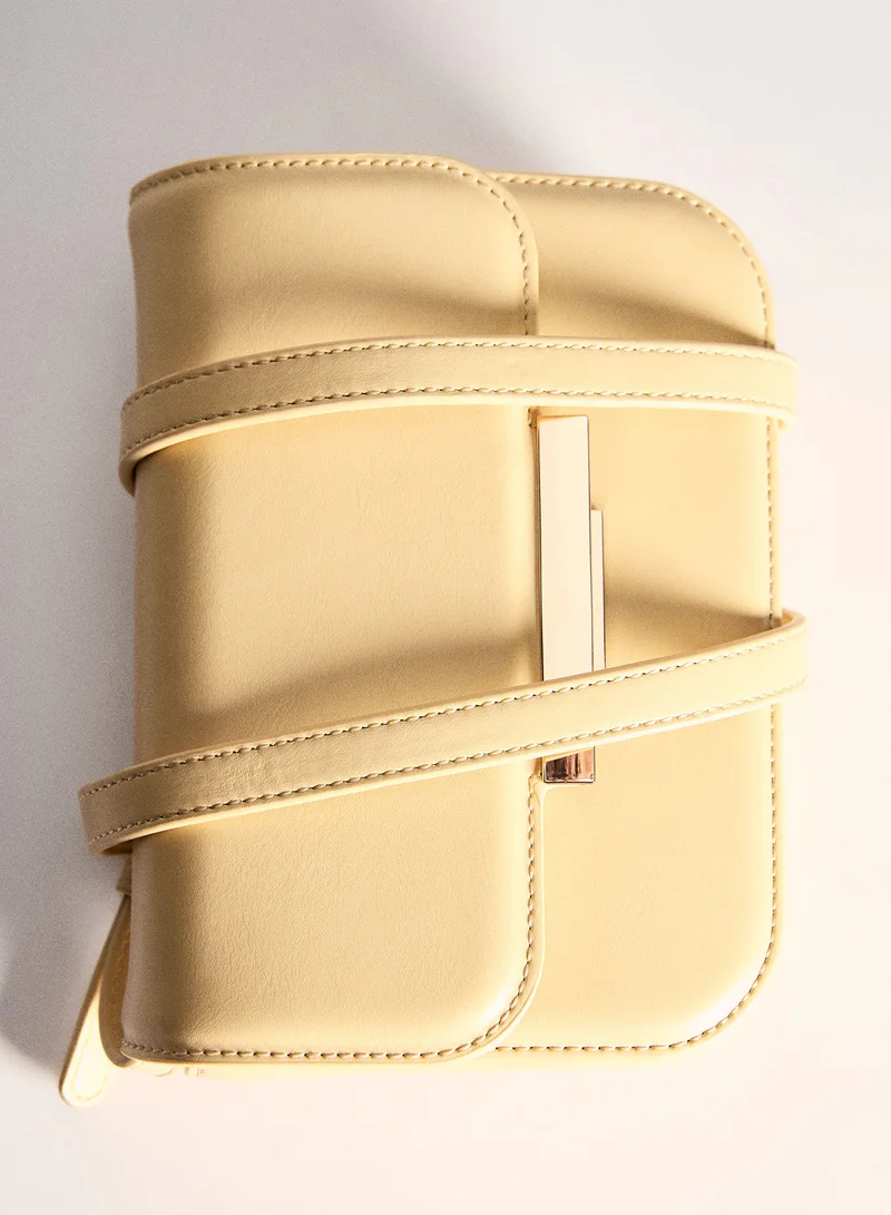 مانجو Mch Amber Flap Over Satchels