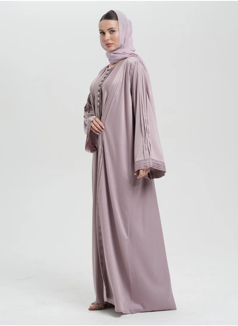 ميم باي ماريا Pleated abaya with buttoned inner