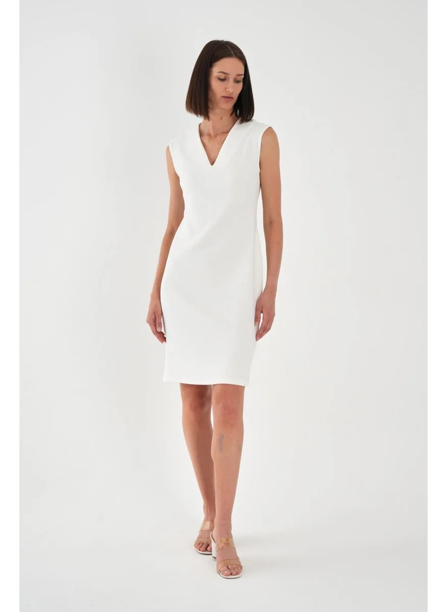 الكسندر جاردي Alexandergardi Plus Size V Neck Pencil Dress