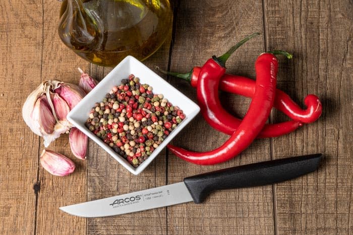 Arcos طقم سكاكين أركوس من 6 قطع بطول 4 إنش من الفولاذ المقاوم للصدأ نيتريم سكاكين احترافية لتقشير الفواكه والخضروات مقبض بولي أوكسي ميثيلين مريح سلسلة عالمية لون أسود - Image 2