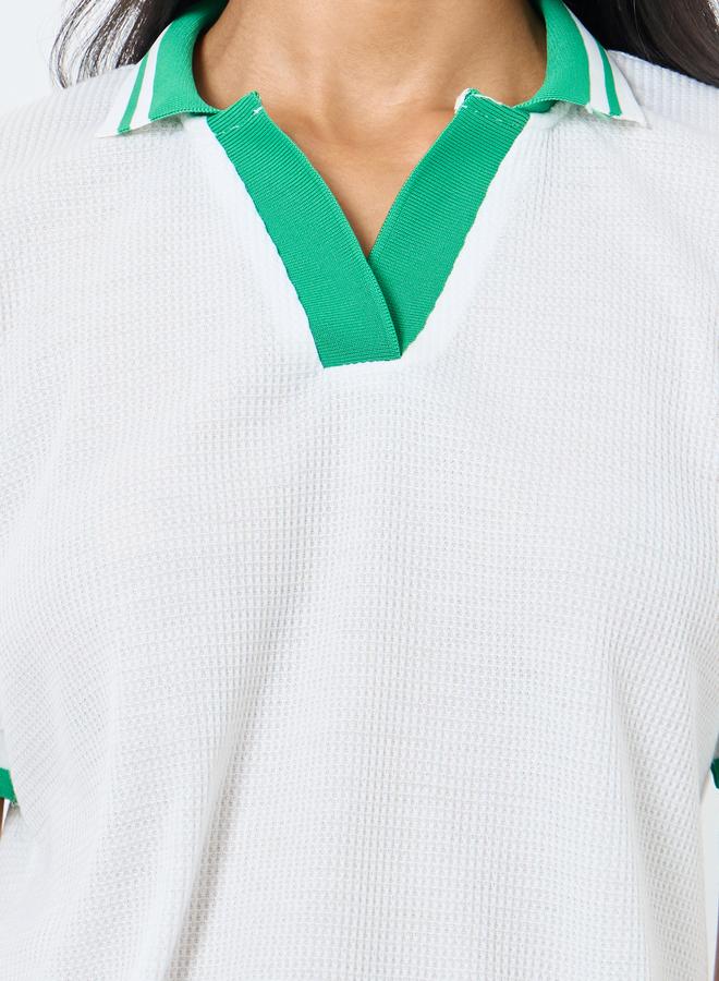 تايك تو بلوزة بولو بتفاصيل حواف مُتباينة - Image 3