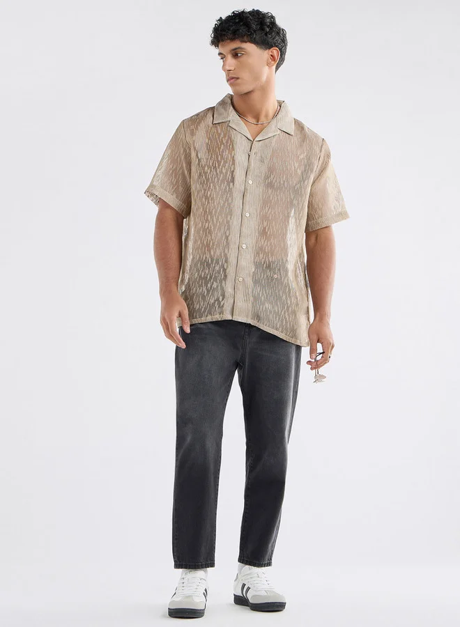 سبلاش فيڤ قميص بارز الملمس بقصة عادية وأكمام قصيرة