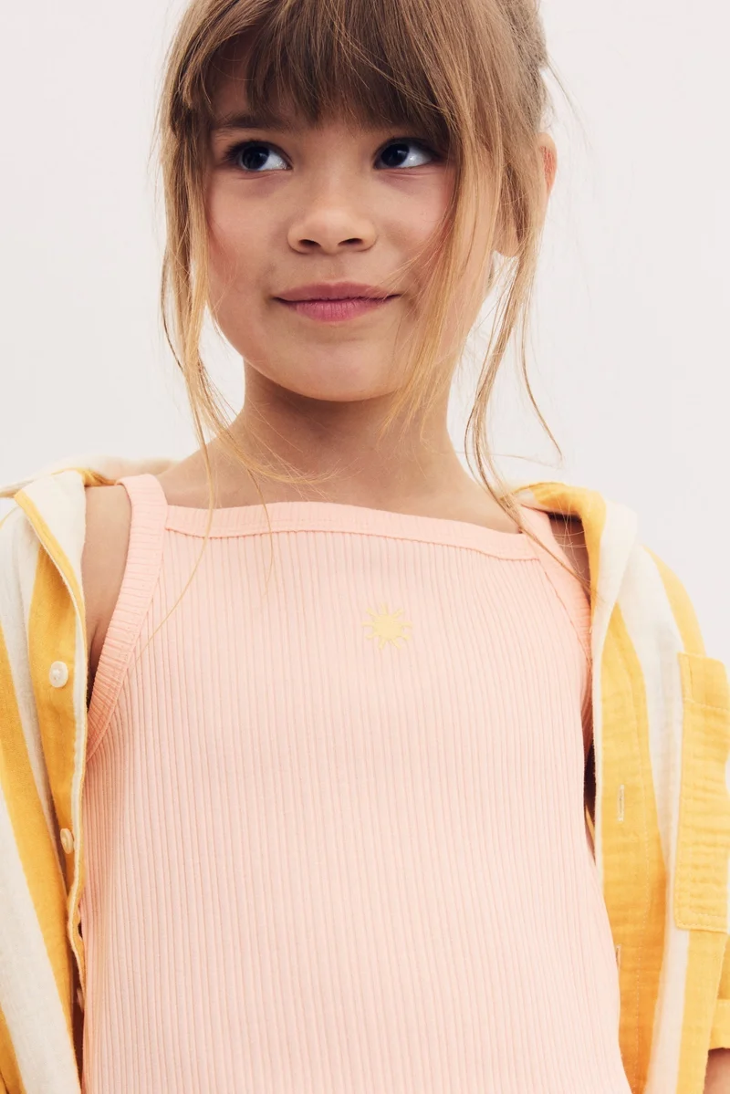 اتش اند ام بلوزة بحمالات مزينة بالتطريز