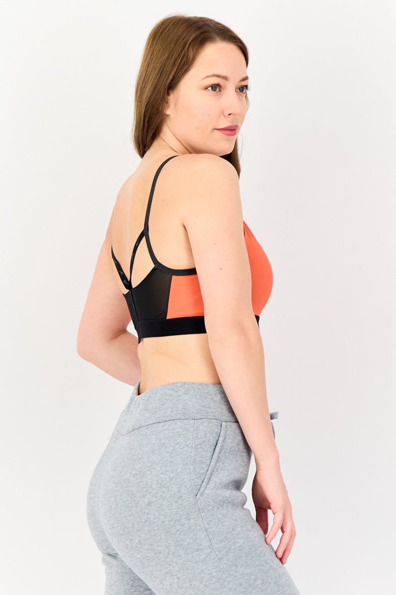 Nike حمالة صدر رياضية مبطنة بشعار العلامة التجارية للنساء، برتقالي داكن - Image 2