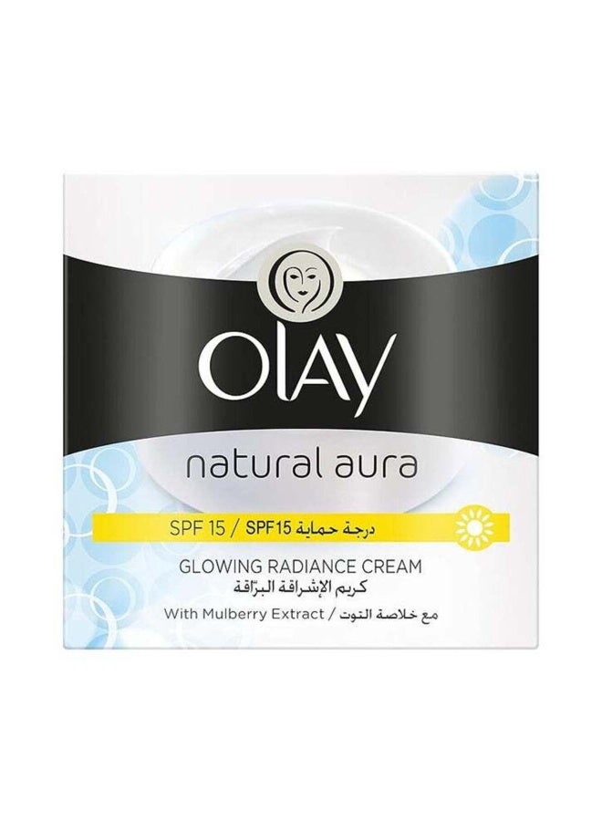 Natural Aura Day Cream with Berry Extract and SPF 15 for radiant freshness