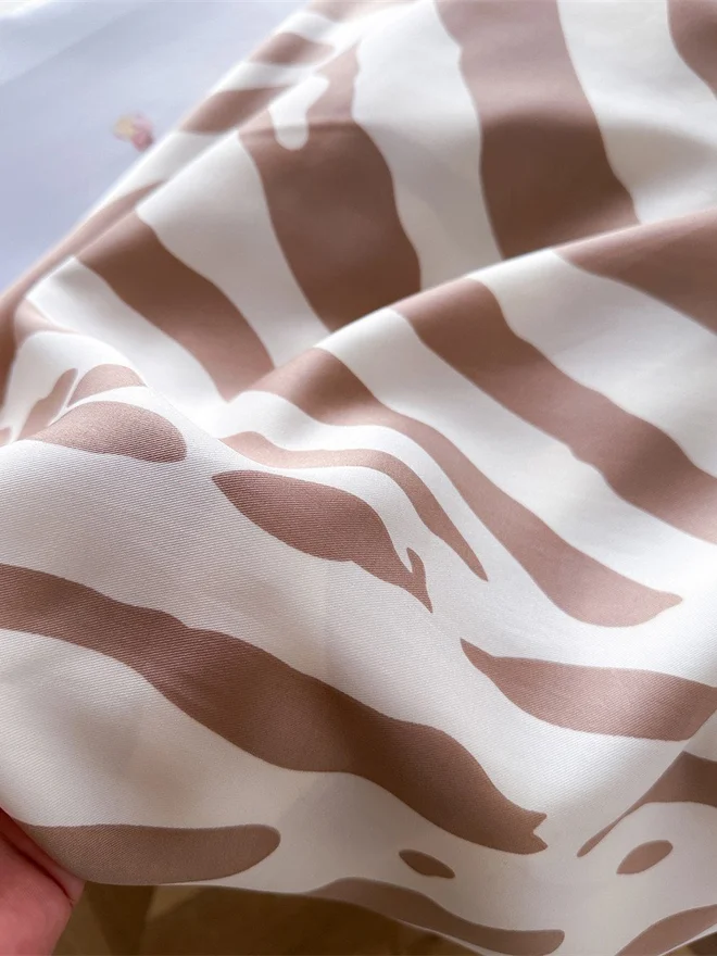 Styli Styli Striped Print Satin Scarf