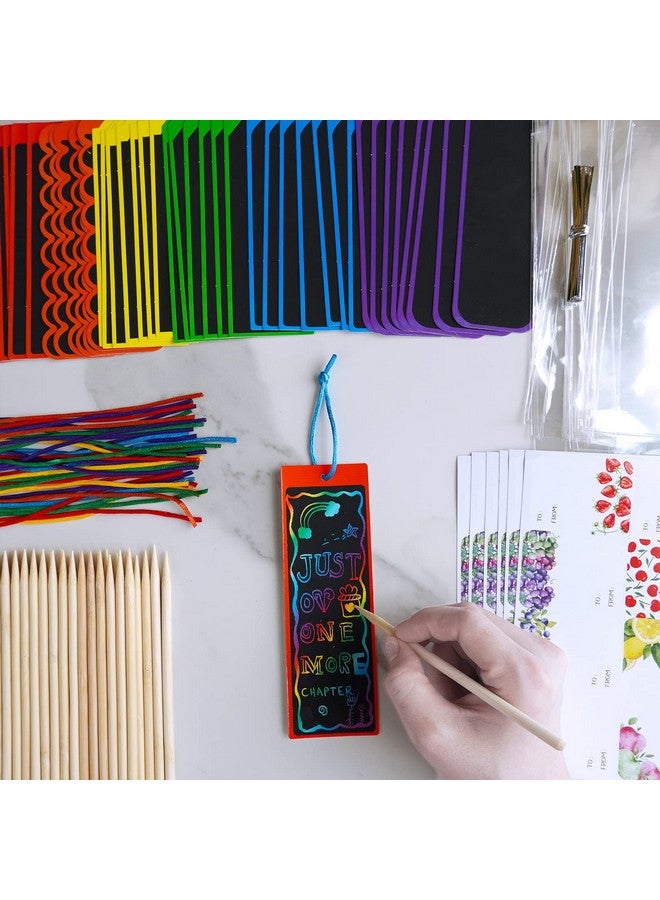 وينلين 48 مجموعة من 6 أنماط من علامات مرجعية ملونة سحرية من خدش الورق الملون بألوان قوس قزح، مجموعات فنية للأطفال والطلاب، هدايا حفلات، علامات مرجعية يدوية الصنع بكميات كبيرة مع أدوات خدش وشرائط للأنشطة الصفية - Image 2