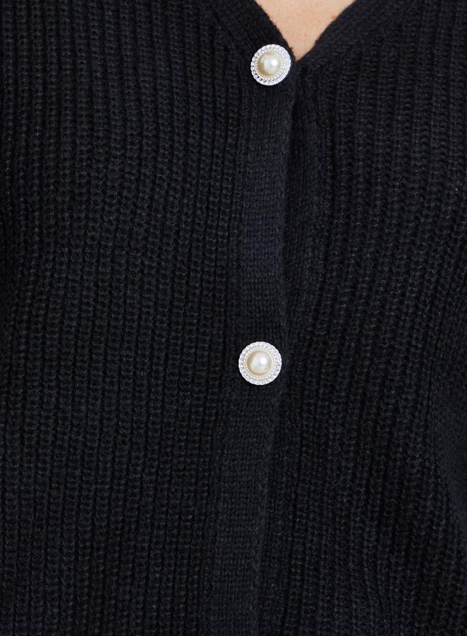 Styli Elegant Black Knit Buttoned Cardigan - Image 4