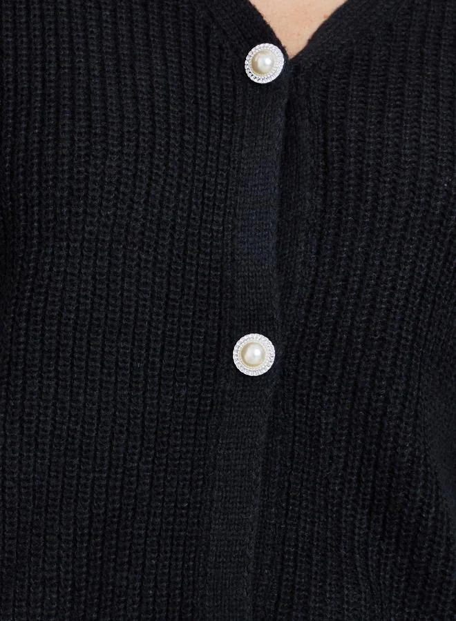 Styli Styli Elegant Black Knit Buttoned Cardigan