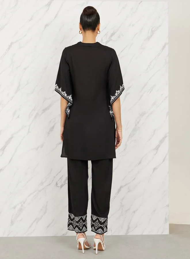 ستايلي Contrast Embroidery Detail Tunic & Straight Pants Co-Ords
