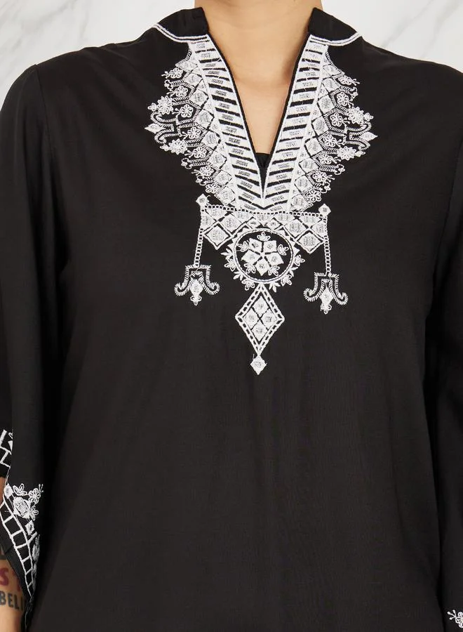 ستايلي Contrast Embroidery Detail Tunic & Straight Pants Co-Ords
