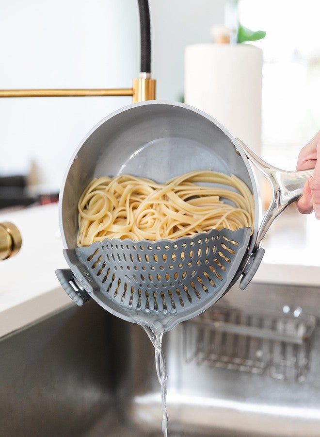 The Silicone Kitchen مصفاة سيليكون للمطبخ بمشبك، تناسب معظم الأواني والمقالي والأطباق، مثالية للمعكرونة والخضراوات والفواكه، غير سامة، خالية من مادة BPA، عبوة من قطعتين، أخضر، رمادي - Image 2