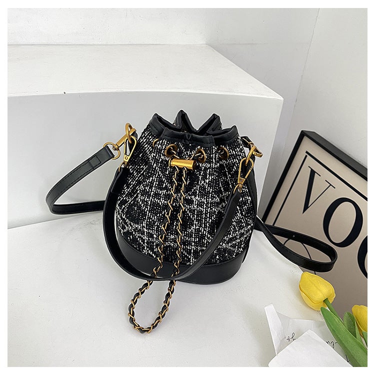 Bag Women'S 2025 Spring New Popular All-Match Woolen Cloth Contrast Color Shoulder Crossbody Rhombic Strap Chain Bucket Bag - Image 1