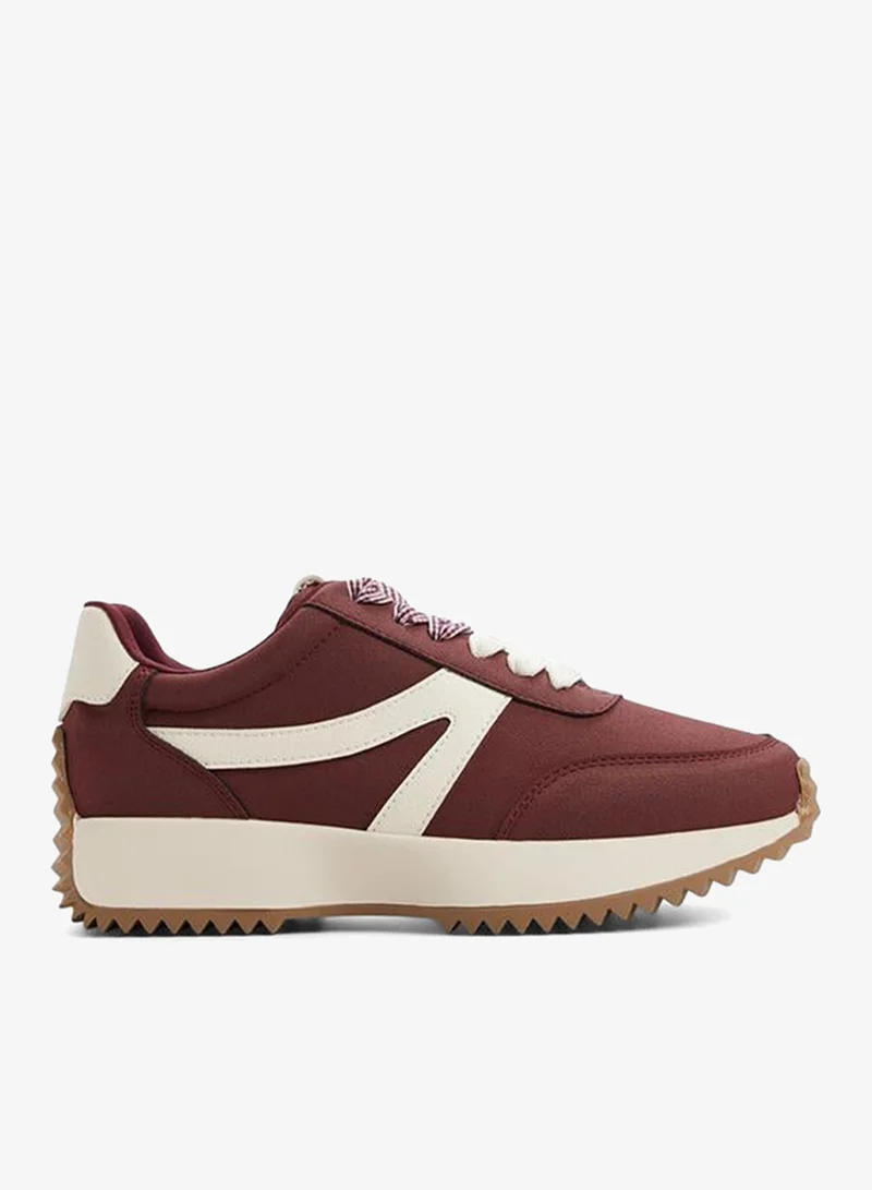 Daniie Ladies Red Low Top Sneaker