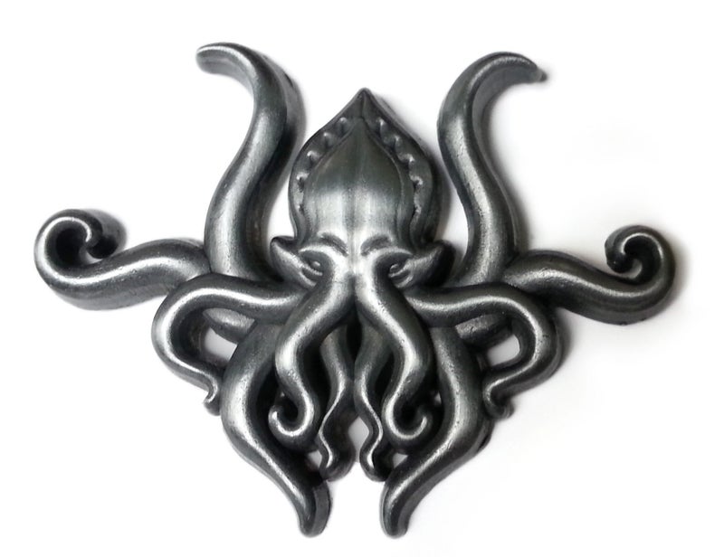Pinsanity H.P. Lovecraft Cthulhu Lapel Pin - Image 2