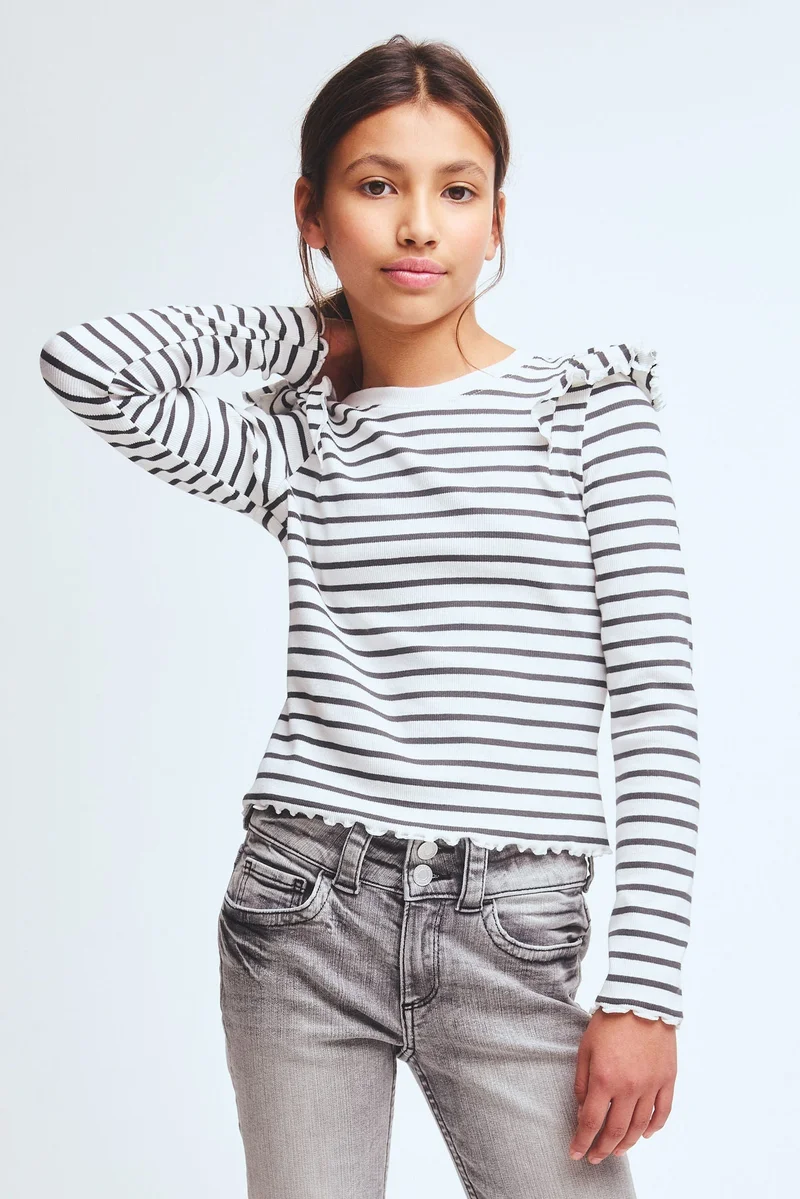 اتش اند ام بلوزة قطنية بحواف مكشكشة