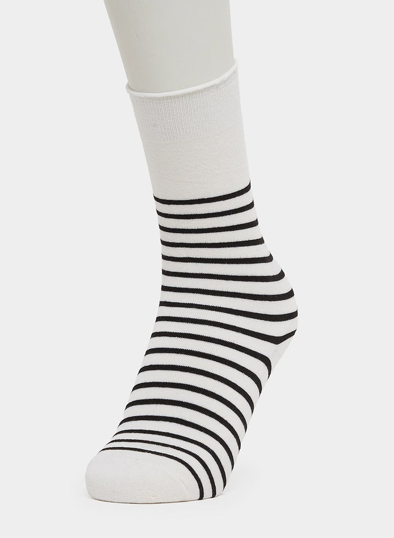 ستايلي طقم جوارب مخططة من قطعتين - Image 2