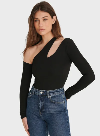 NA-KD Cut Out One Shoulder Top