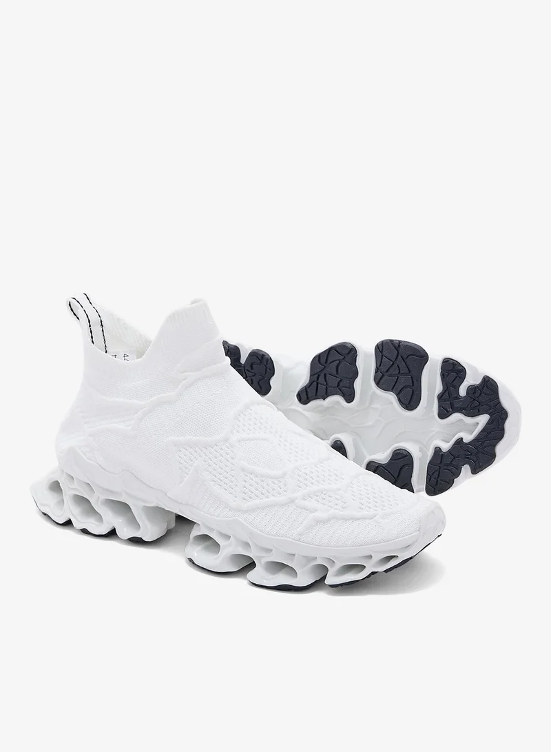 سفنتي فايف سنيكرز محبوك بفتحة علوية بنعل خارجي مرن