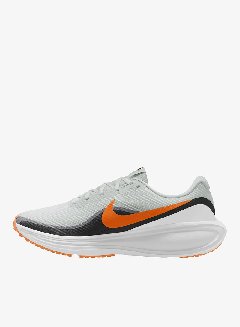 Nike Revolution 8