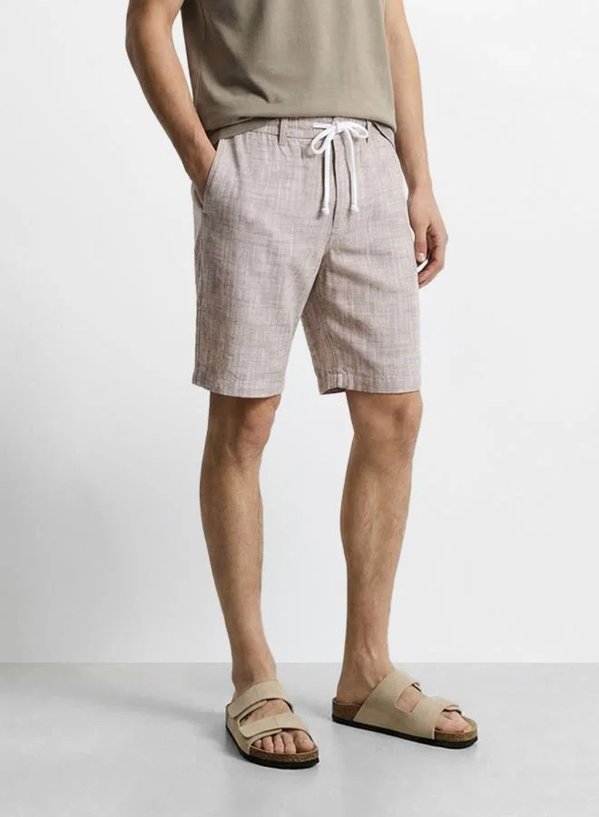 ذا انديان كراج كو Men Regular Fit Solid Cross Pocket Mid-Rise Shorts