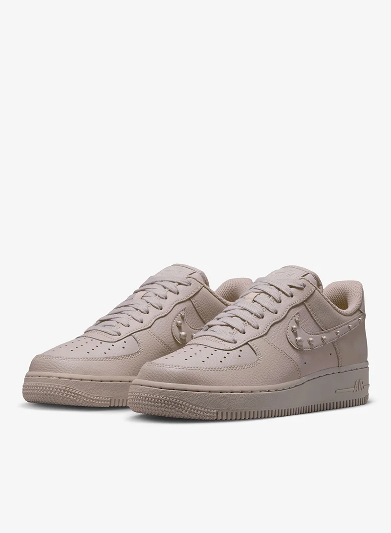 Nike CREAM II/CREAM II-MTLC SILVER-WHITE Air Force 1 '07 Wb for Women | Best Price UAE
