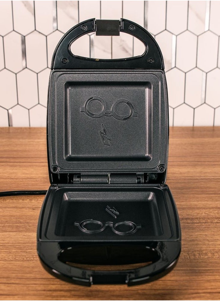 Uncanny Brands Harry Potter Breakfast Appliances - Toaster and Sandwich Maker  - Image 4