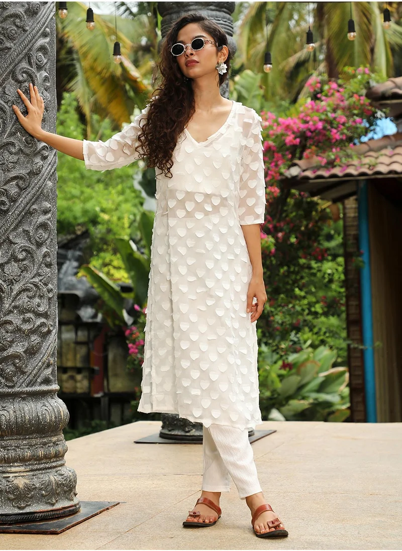 QISSA Women's Daisy White Applique Hearts Kurta With Crop And Trousers