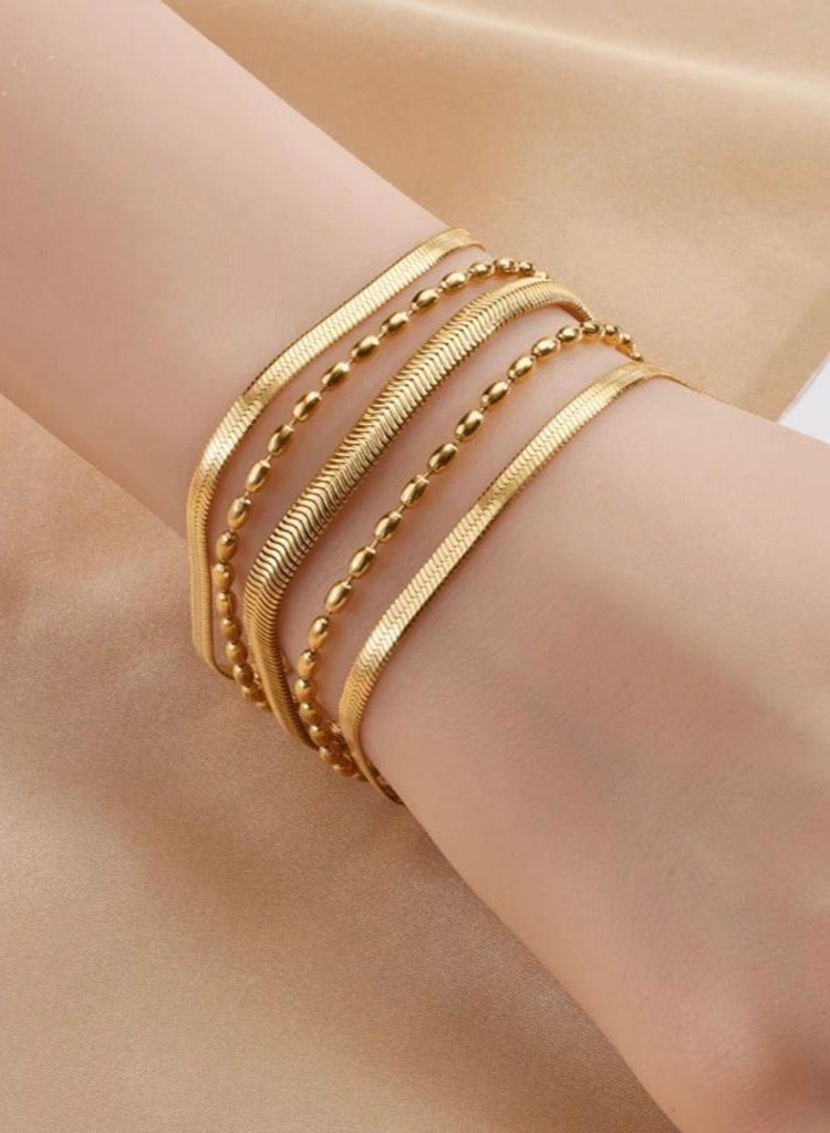 إيكوال اسوارة نسائية أنيقة من الاستانلس ستيل مطلية باللون الذهبي عيار 18 - Image 1