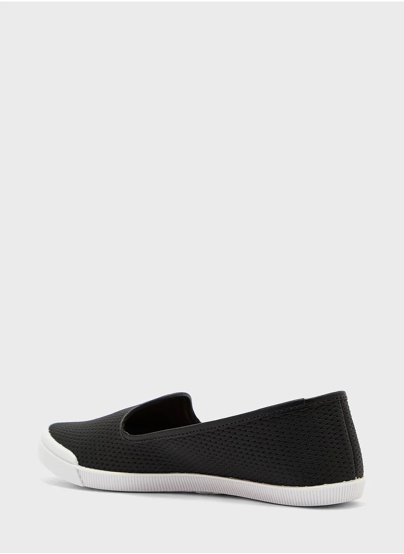 MOLECA Meadow Slip Ons