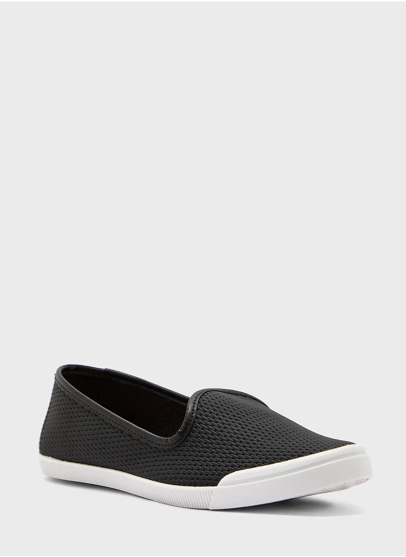 MOLECA Meadow Slip Ons