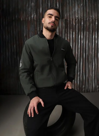 هاي ستار جاكيت رجالي بوليستر مطبوع بقصة مريحة بلون زيتوني