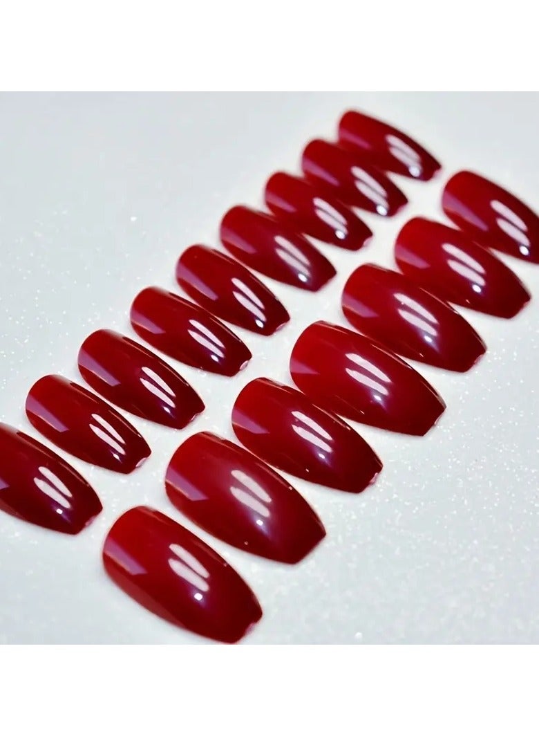 أوريتي 24 قطعة من أطراف تزيين الأظافر باللون الأحمر مع غراء متضمن - أظافر باليه متوسطة الحجم لتغطية كاملة لصالونات الأظافر والنساء - أطراف تزيين أظافر باللون الأحمر مذهلة لإطلالة ساحرة - Image 4