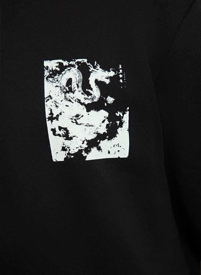 trendyol Black Regular Cut Hooded Polar Fleece Inside Front & Back Printed Sweatshirt TMNAW25SW00066 - Image 4