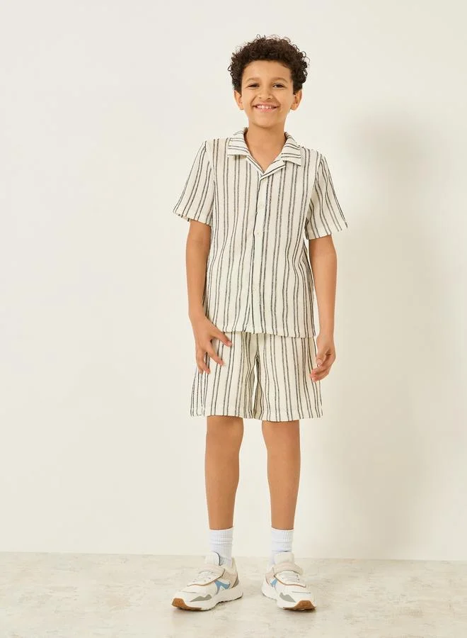 ستايلي بلوزة مخططة أكمام قصيرة للأولاد