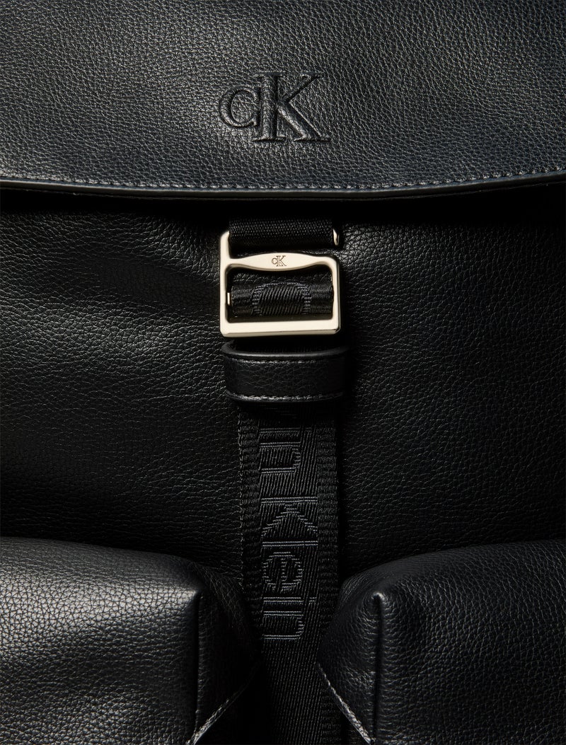 كالفن كلاين حقيبة ظهر بقلّاب - Image 4