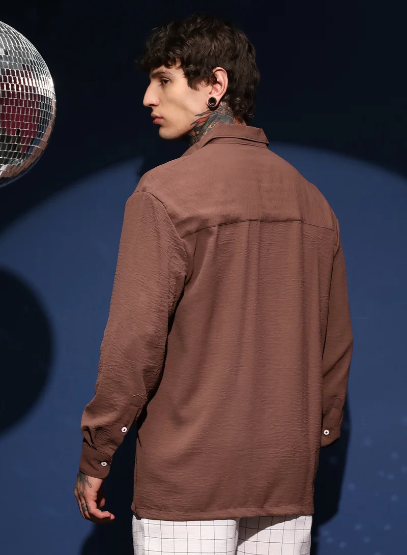 Campus Sutra Men's Mocha Brown Breezy Wrinked Shirt For Casual Wear | Spread Collar | Long Cuffed Sleeves | Button Closure | Shirt Crafted With Comfort Fit For Everyday Wear