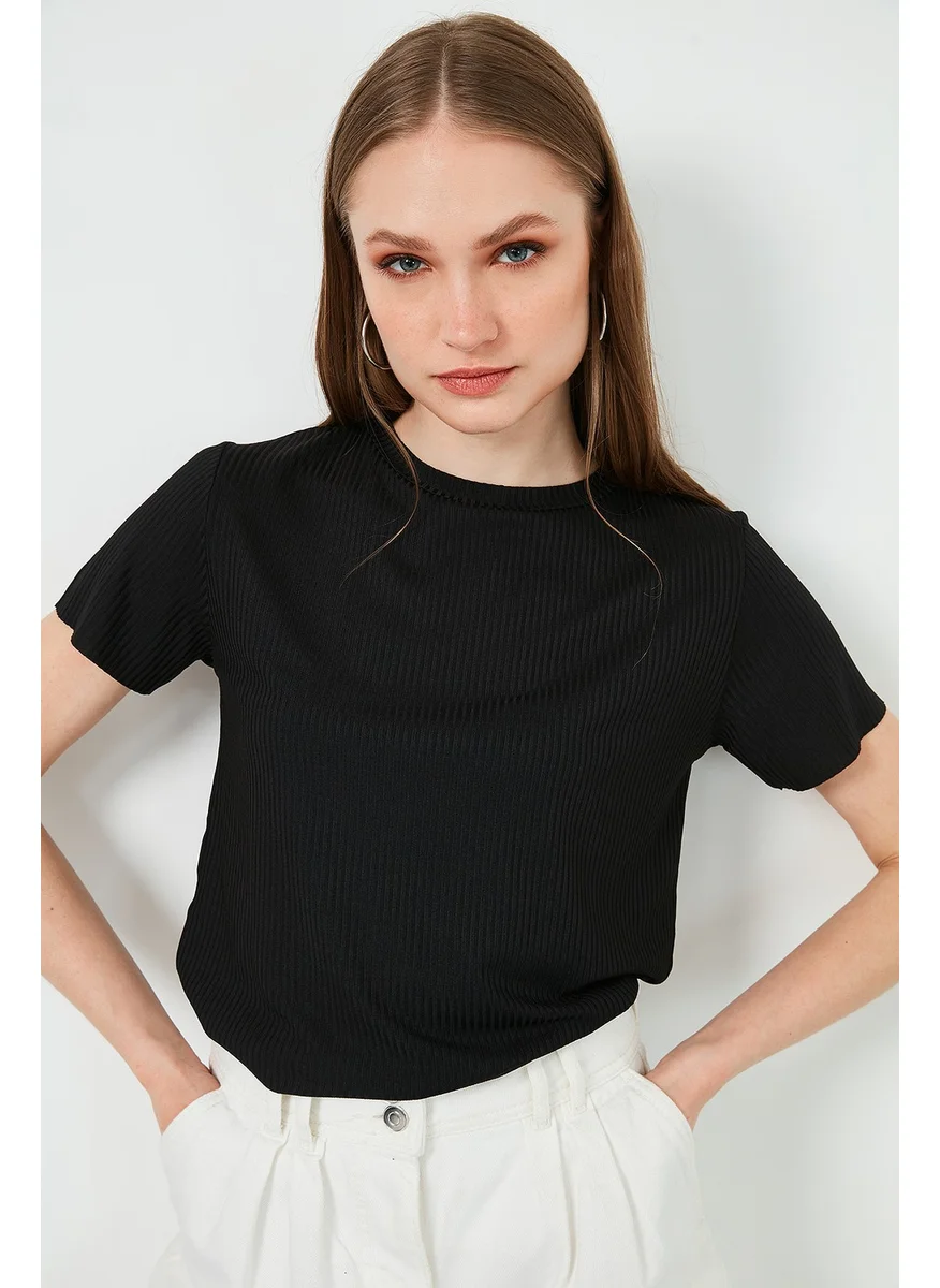 Lela Crew Neck Slit Detail Blouse Women's Blouse 5863431