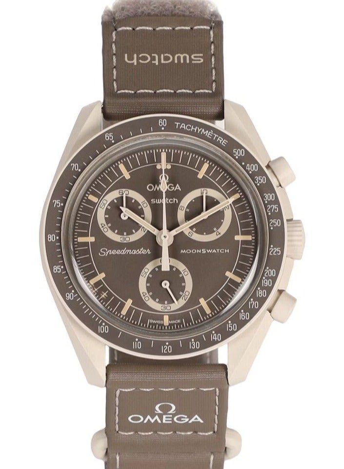 Swatch مون سواتش بيولوجي سيراميك مهمة على الأرض صحراء SO33T103 - 42 مم - بيج/بني - Image 1