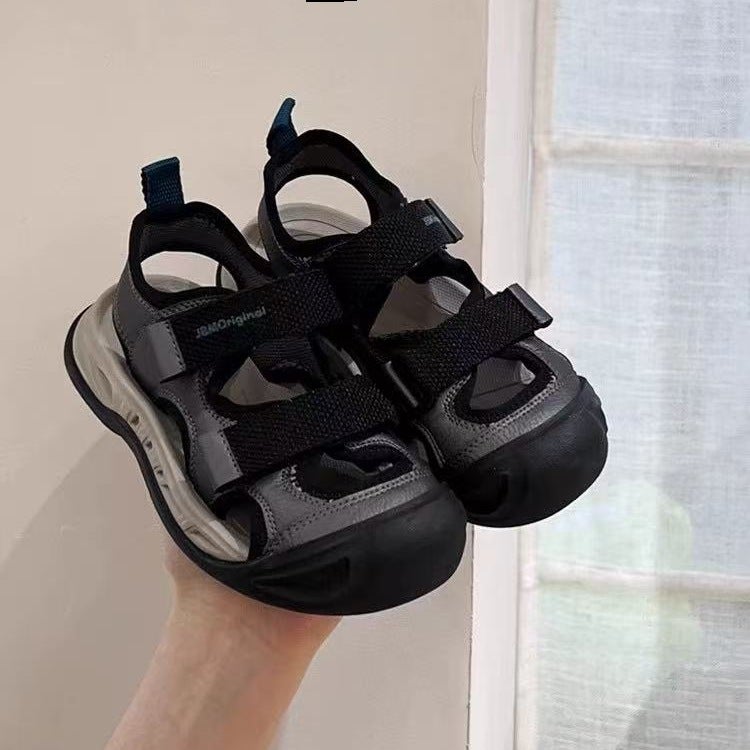 Summer New Style Children''s Outdoor Closed-Toe Anti-Kick Sports Sandals for Boys, Hollow Casual Soft-Soled Non-Slip Beach Shoes - Image 1