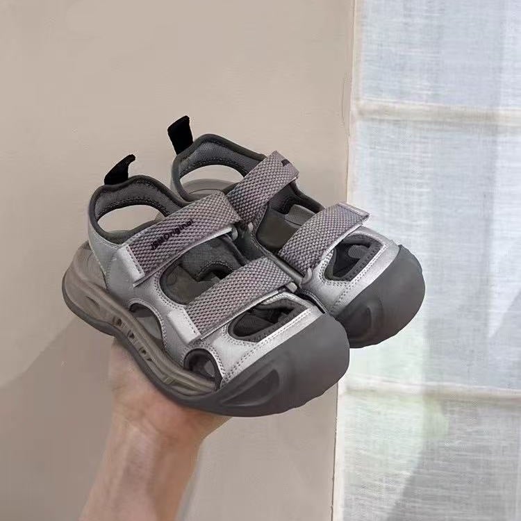 Summer New Style Children''s Outdoor Closed-Toe Anti-Kick Sports Sandals for Boys, Hollow Casual Soft-Soled Non-Slip Beach Shoes - Image 3