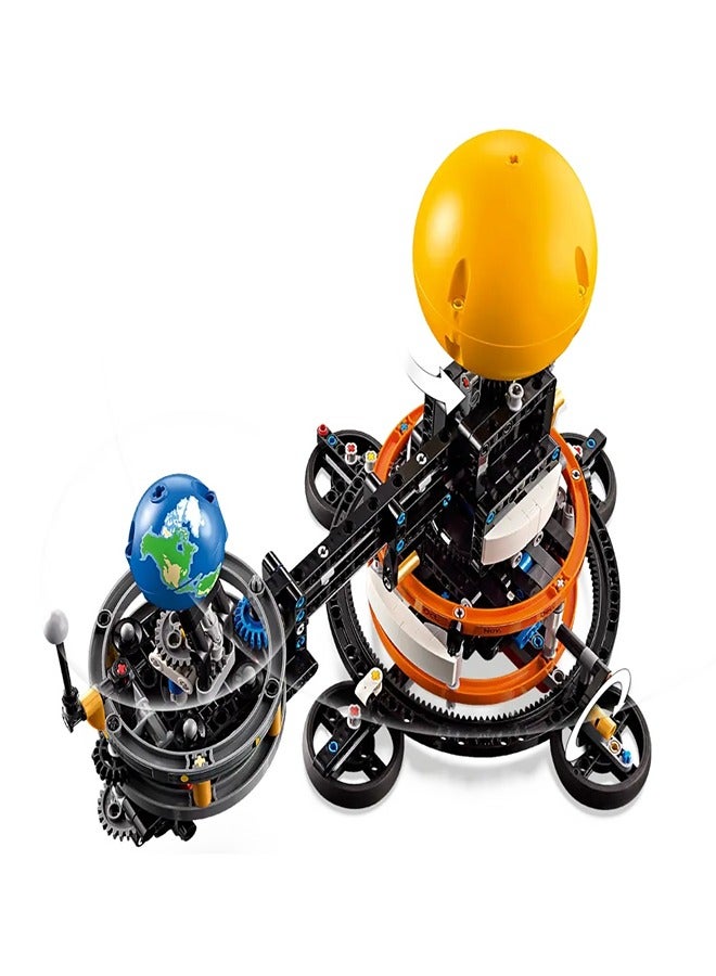 LEGO LEGO - Technic Planet Earth and Moon in Orbit 526 Pieces - 42179  - Image 2