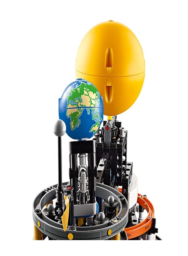 LEGO LEGO - Technic Planet Earth and Moon in Orbit 526 Pieces - 42179  - Image 4
