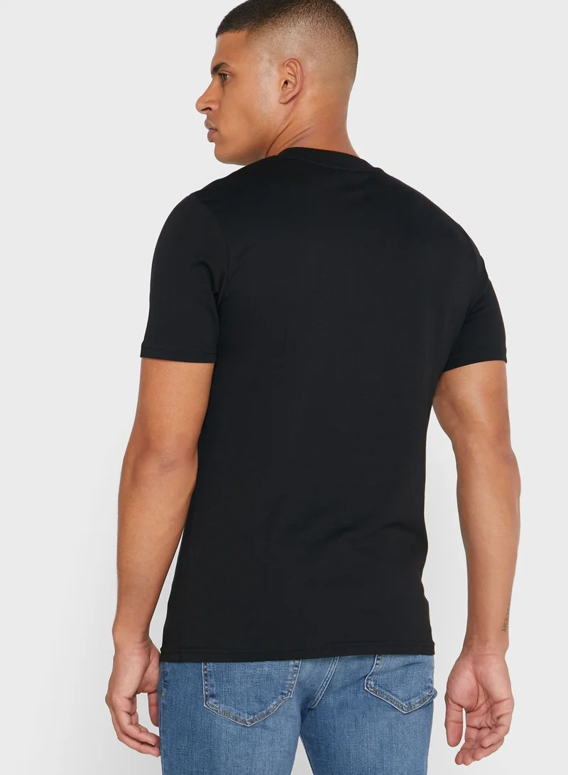 RIVER ISLAND Skull Placement Crew Neck T-Shirt