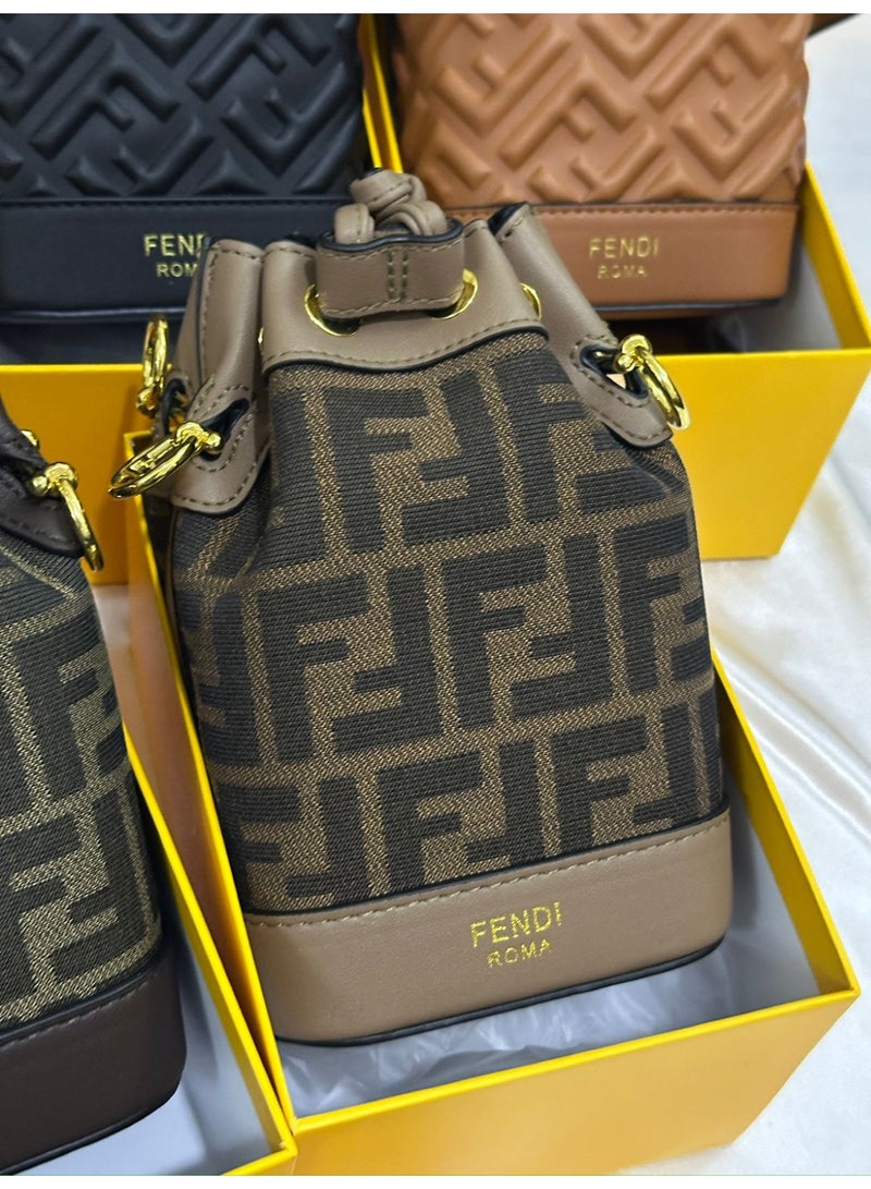 Elegant and simple women's bag