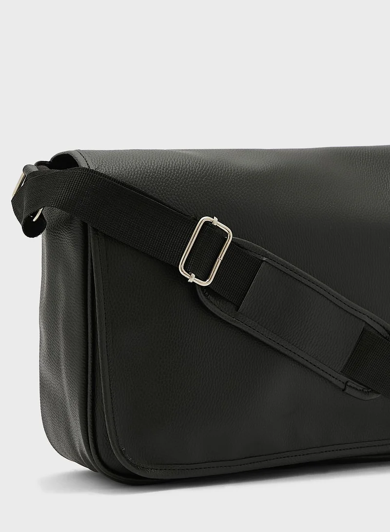 BURTON Essential Messenger Bag