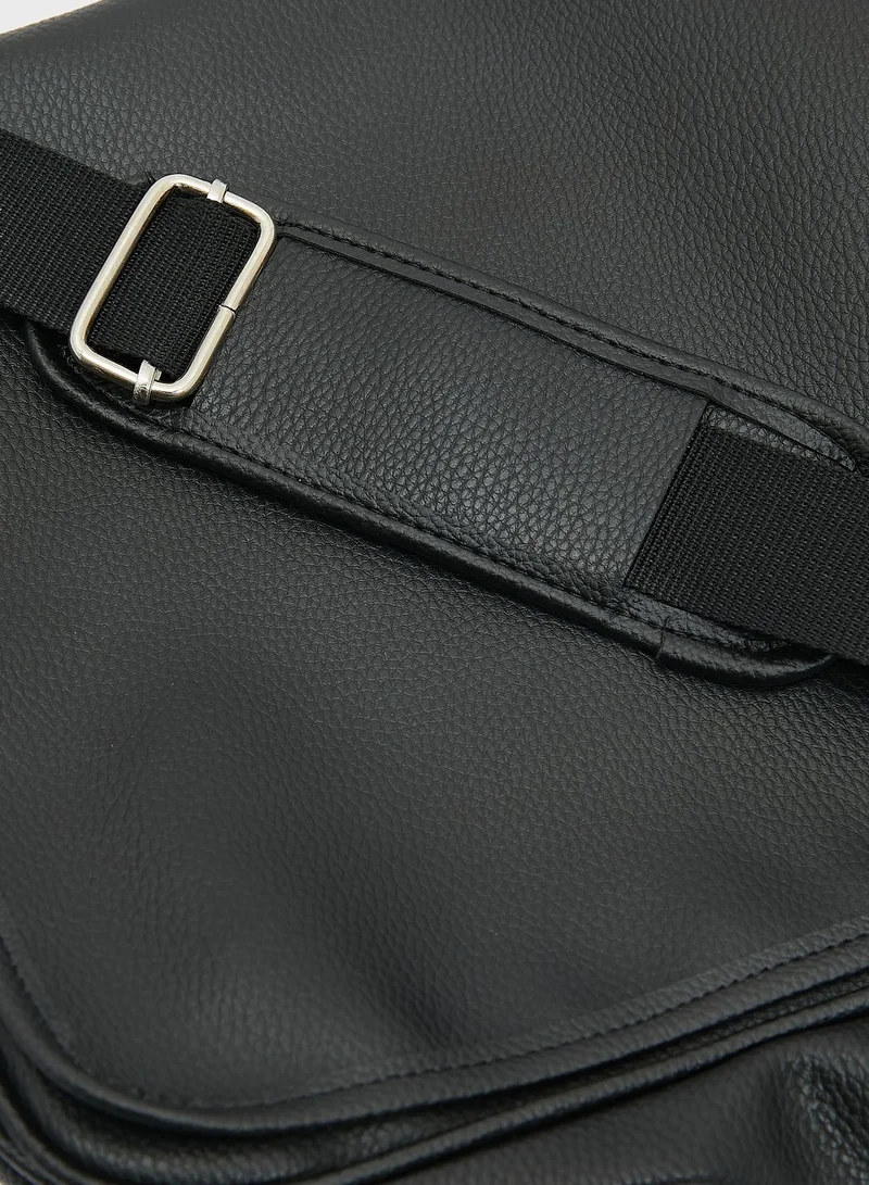 BURTON Essential Messenger Bag