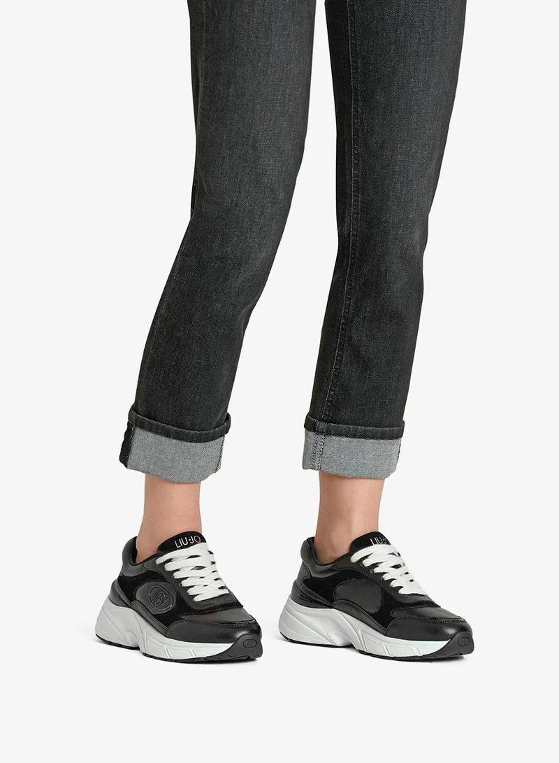 ليو جو سنيكرز من الجلد