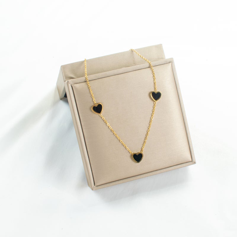سلسلة أستانليس ستيل ذهبي شكل قلب أسود
