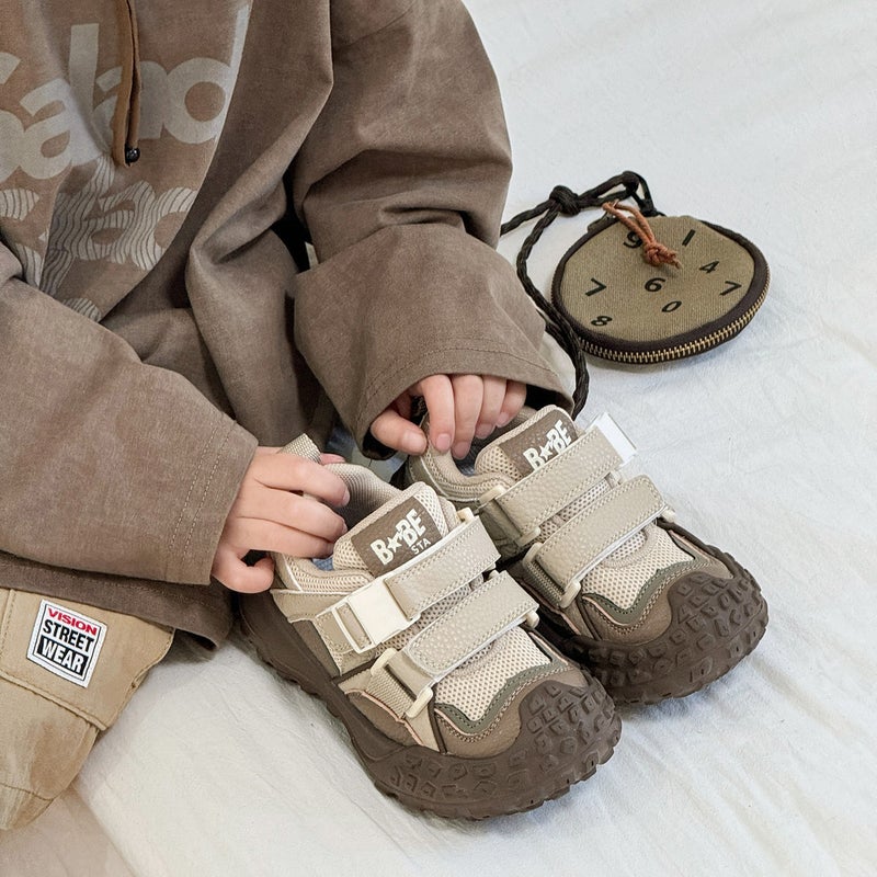 أحذية خفيفة الوزن للمشي في الهواء الطلق للأولاد 2024 خريف غير قابلة للانزلاق ناعمة النعل أحذية موضة للبنات أحذية رياضية شبكية - Image 1